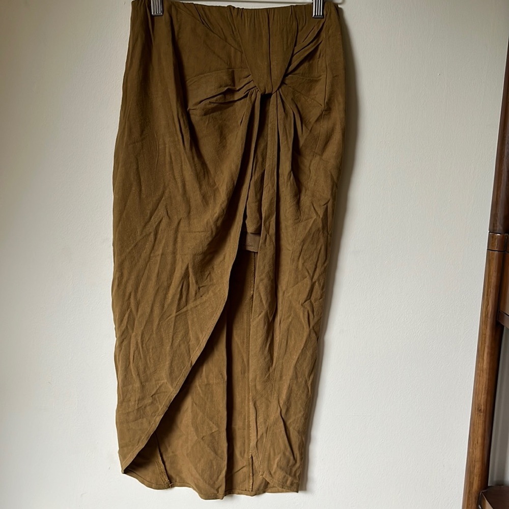 Forever 21 high-low skirt
